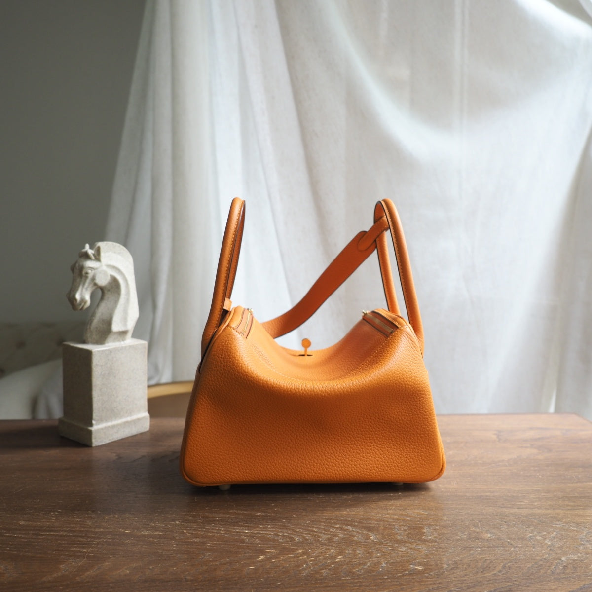 Hermes Lindy 26cm 93/橙色/Orange Clemence leather Gold hardware
