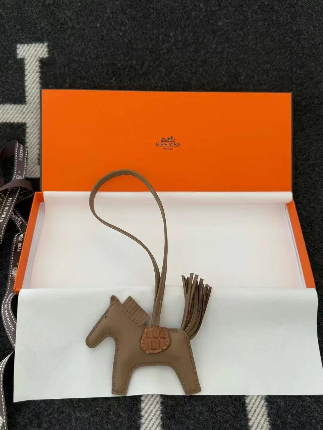 Hermes Rodeo and RodeoPegase a lot of colours and styles to choose from