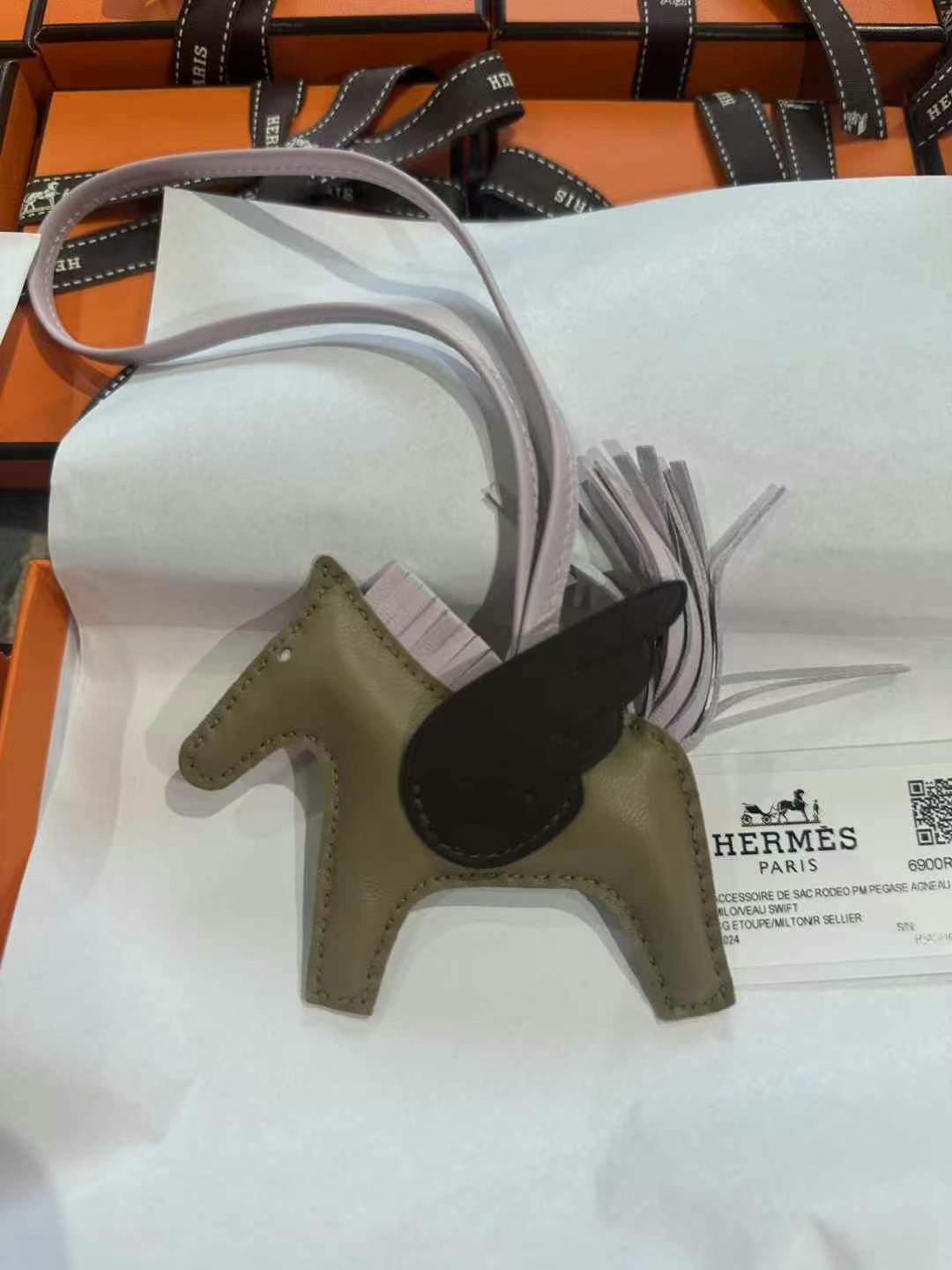 Hermes Rodeo and RodeoPegase a lot of colours and styles to choose from