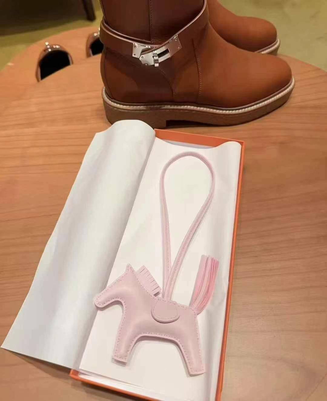 Hermes Rodeo and RodeoPegase a lot of colours and styles to choose from