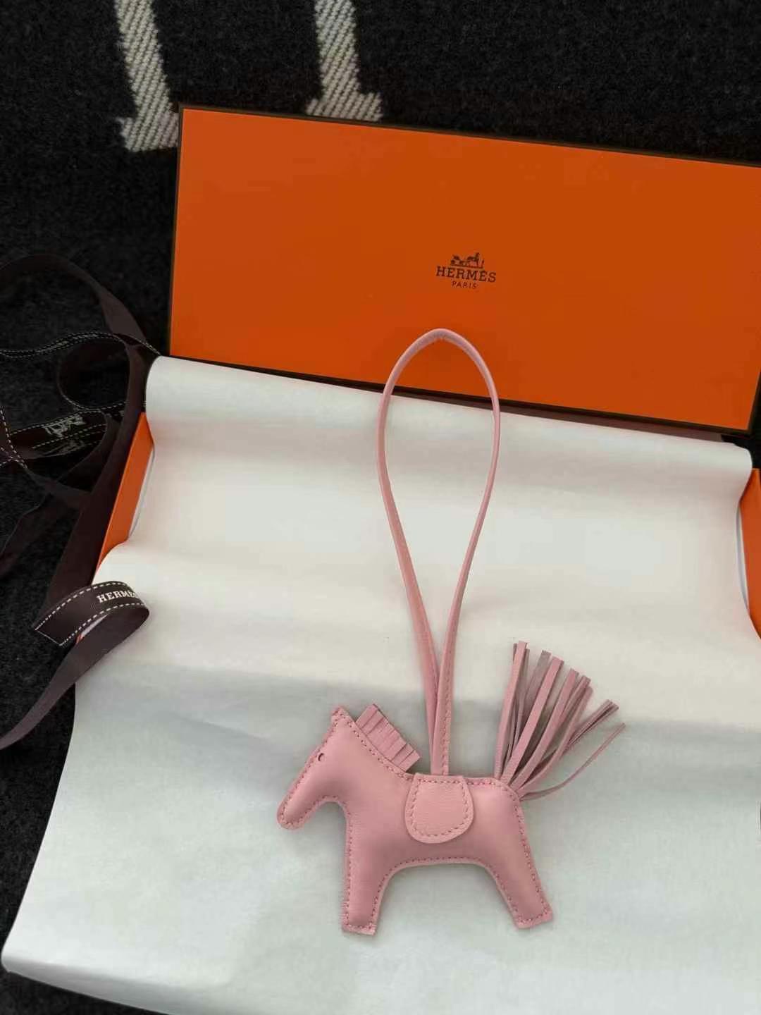 Hermes Rodeo and RodeoPegase a lot of colours and styles to choose from