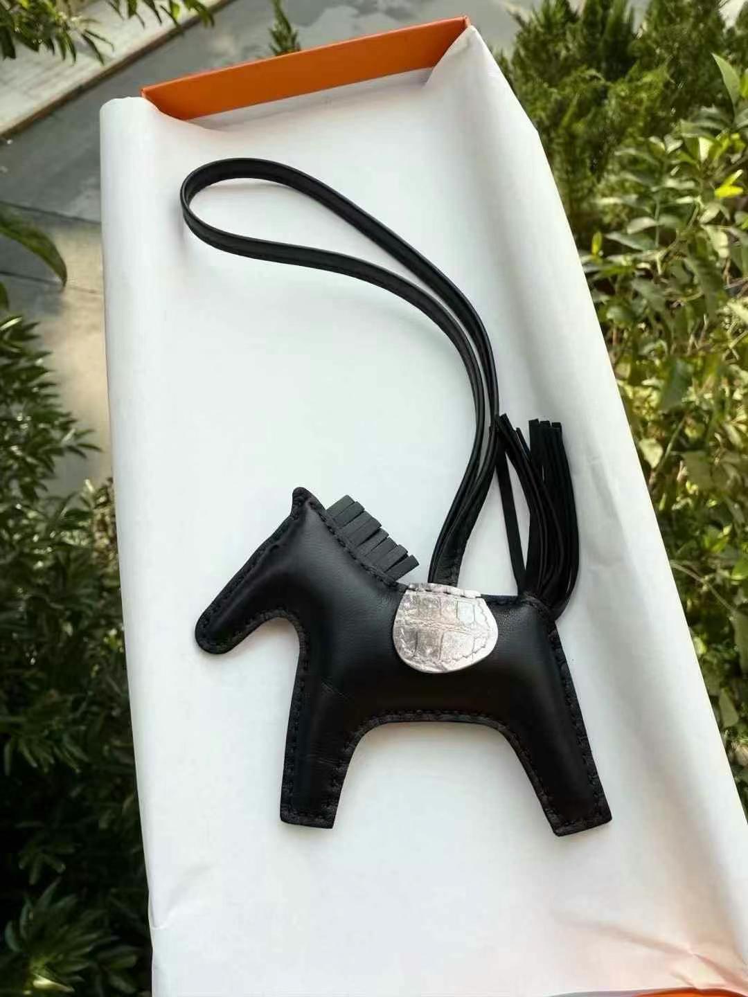 Hermes Rodeo and RodeoPegase a lot of colours and styles to choose from
