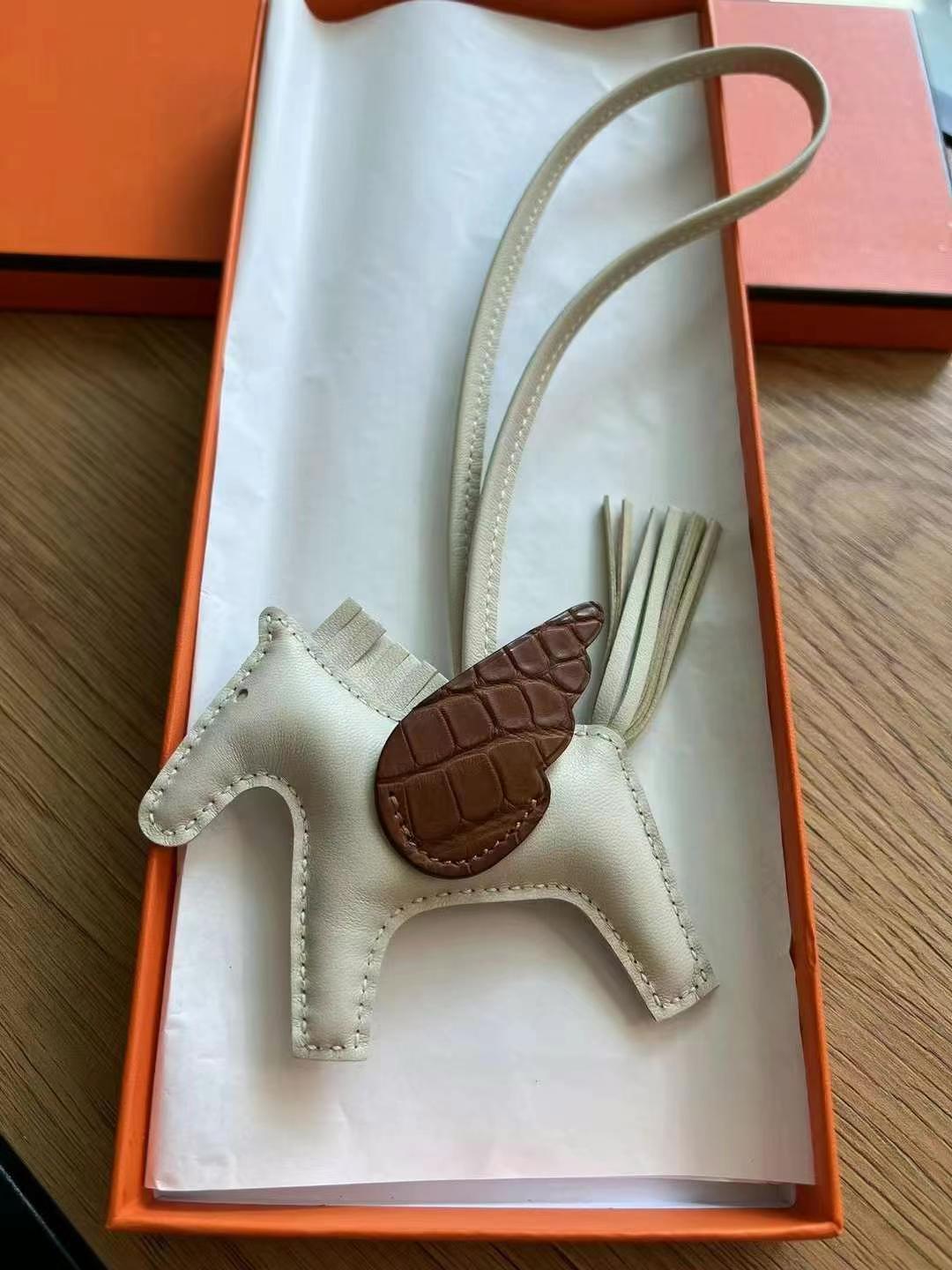 Hermes Rodeo and RodeoPegase a lot of colours and styles to choose from