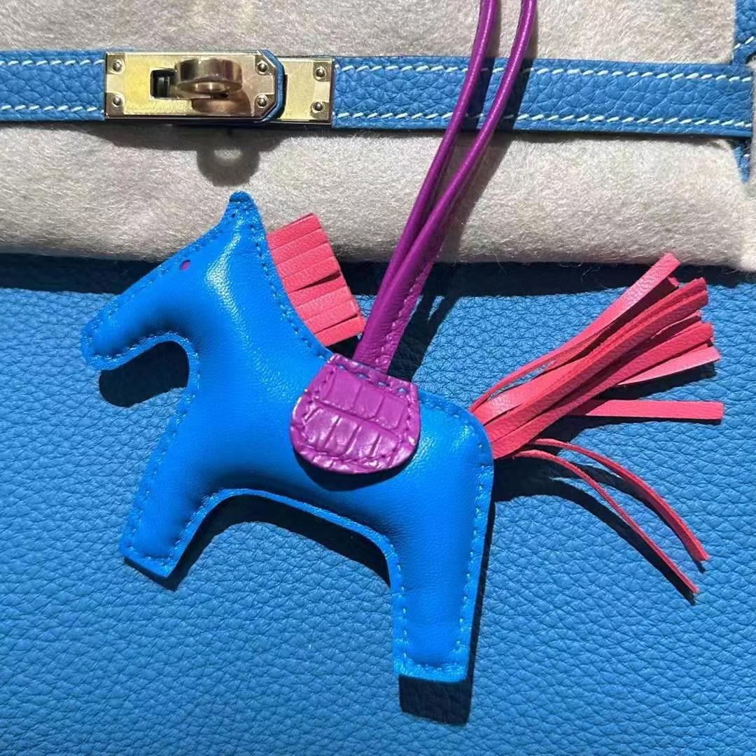 Hermes Rodeo and RodeoPegase a lot of colours and styles to choose from