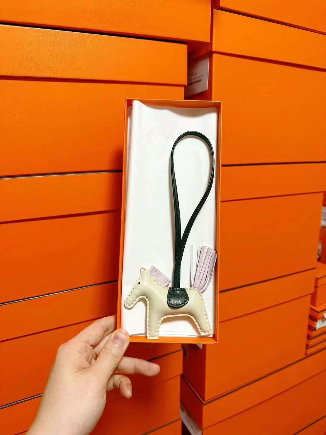 Hermes Rodeo and RodeoPegase a lot of colours and styles to choose from