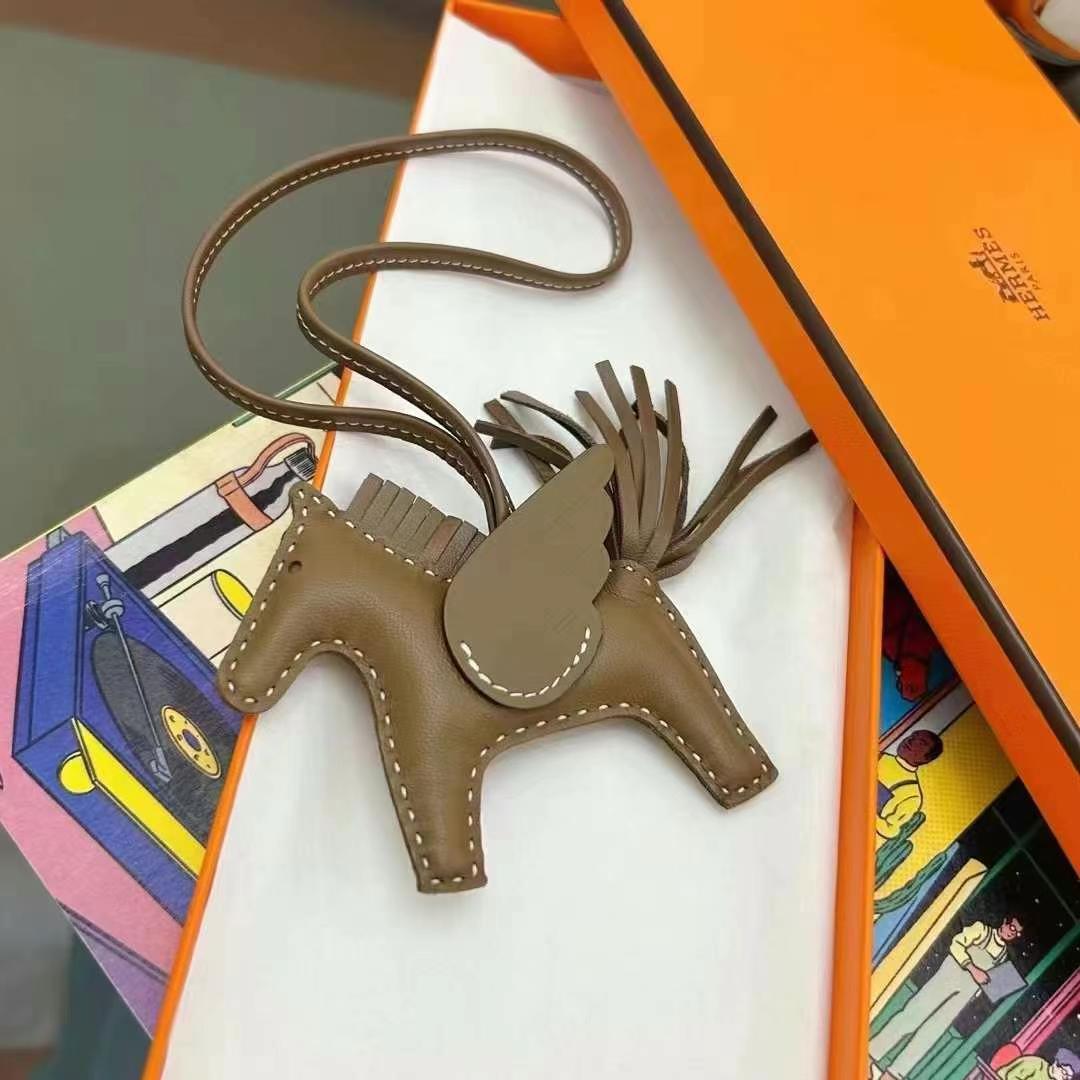 Hermes Rodeo and RodeoPegase a lot of colours and styles to choose from