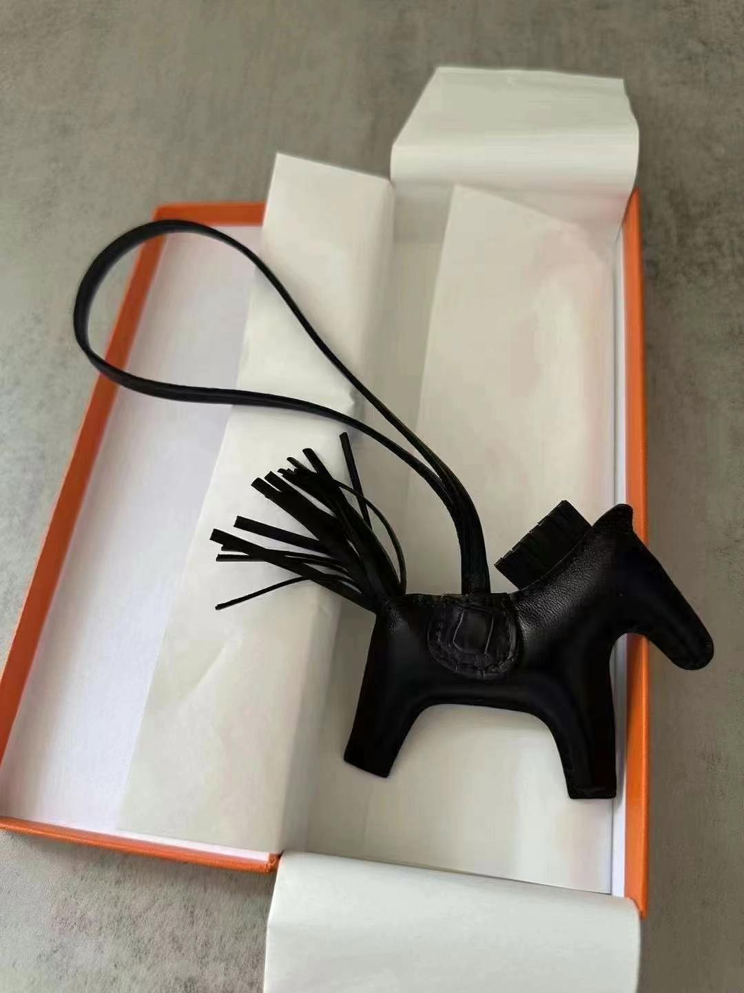 Hermes Rodeo and RodeoPegase a lot of colours and styles to choose from