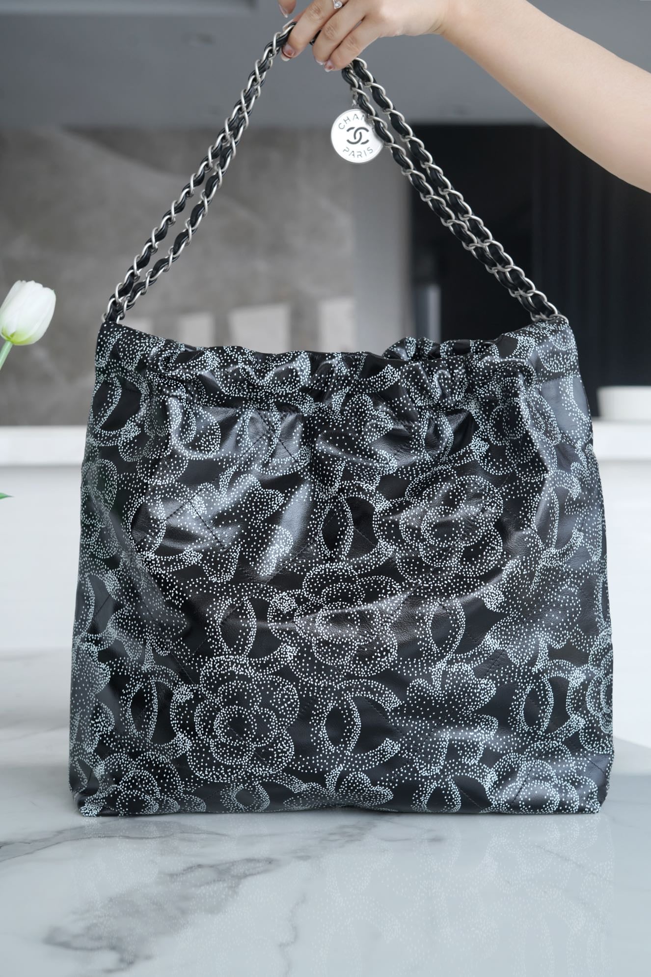 𝗖𝗛𝗔𝗡𝗘𝗟 𝟮𝟯𝗸 秋冬山茶花22bag 正品尾皮中号