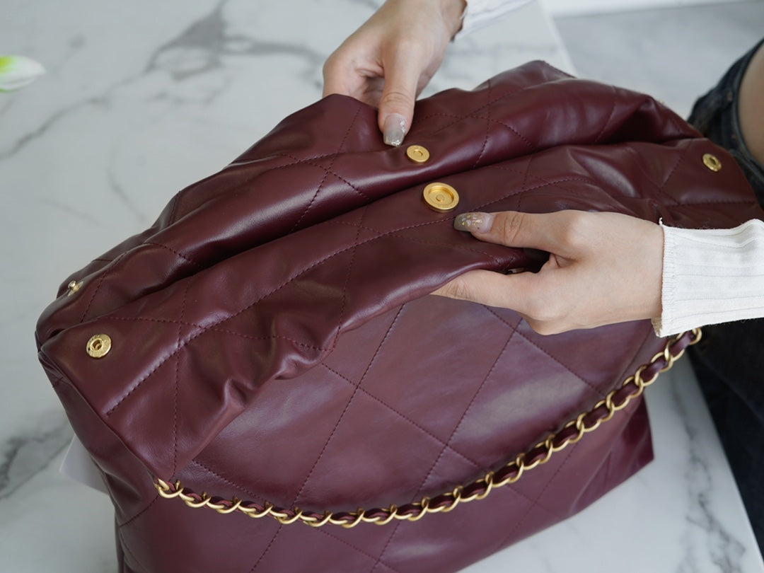 𝗖𝗛𝗔𝗡𝗘𝗟 𝟐𝟐𝗣秋冬新款 𝟐𝟐手袋 正品尾皮 酒红中号