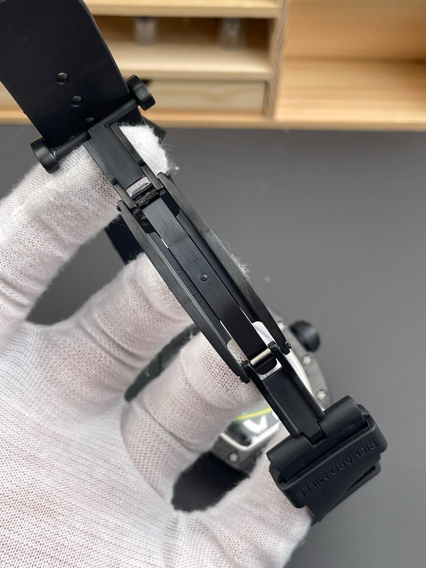 Richard RM59-01 绿蜥蜴碳纤维壳/51.1x43.1mm/陀飞轮机芯