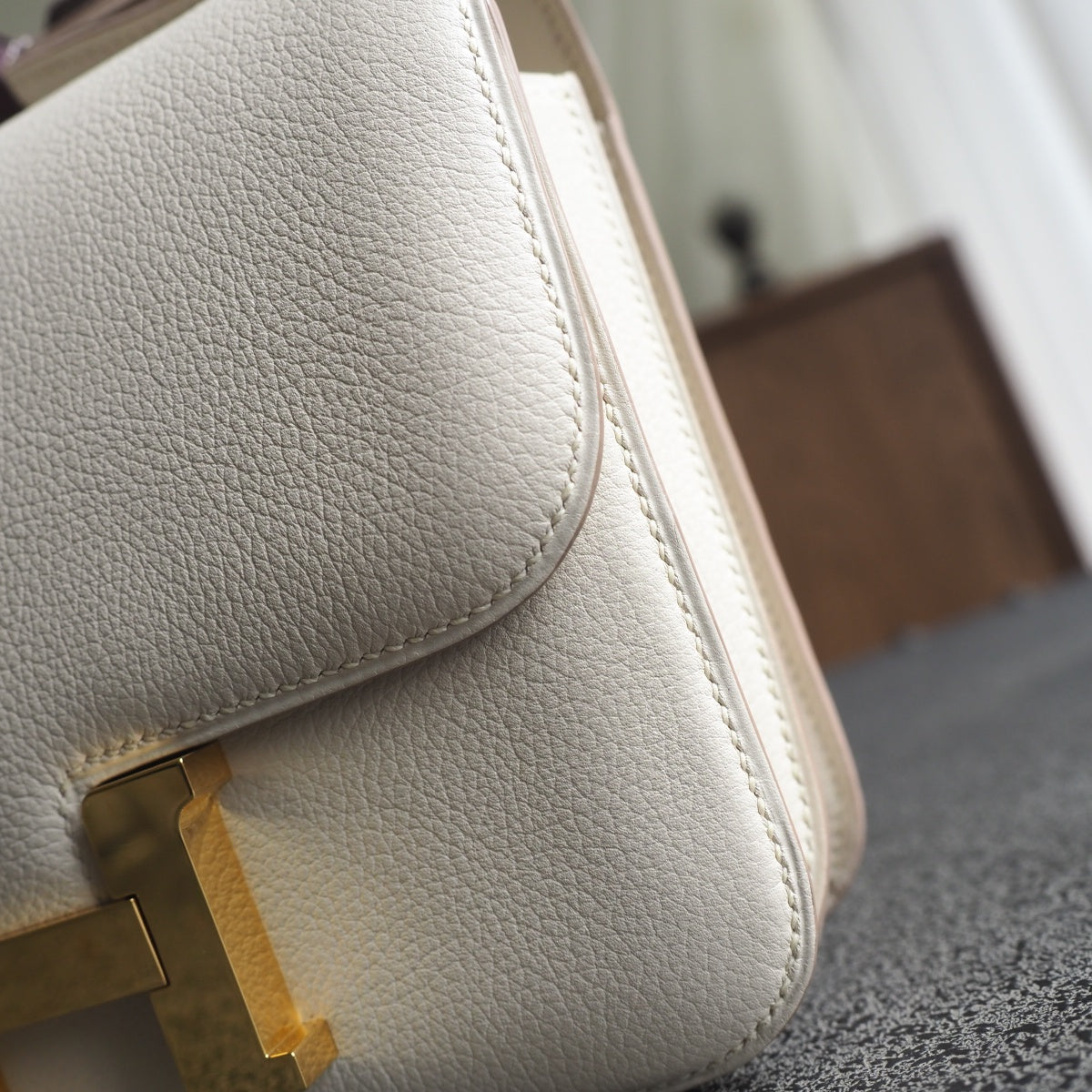 Hermes Constance 19cm 10/奶昔白/Craie Evercolor leather Gold hardware