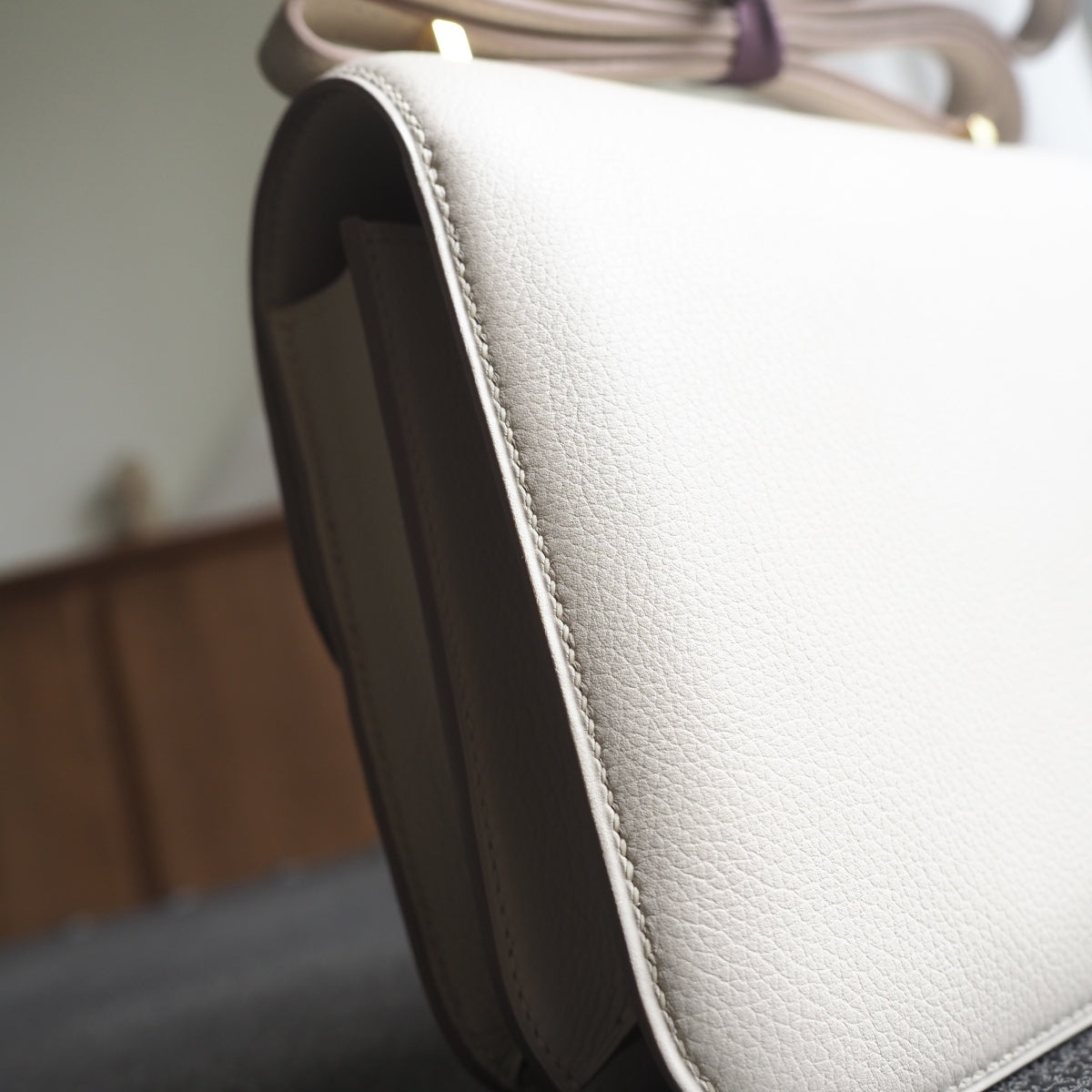 Hermes Constance 19cm 10/奶昔白/Craie Evercolor leather Gold hardware
