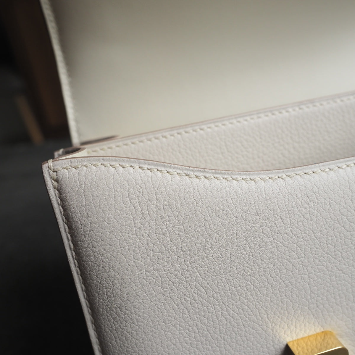 Hermes Constance 19cm 10/奶昔白/Craie Evercolor leather Gold hardware