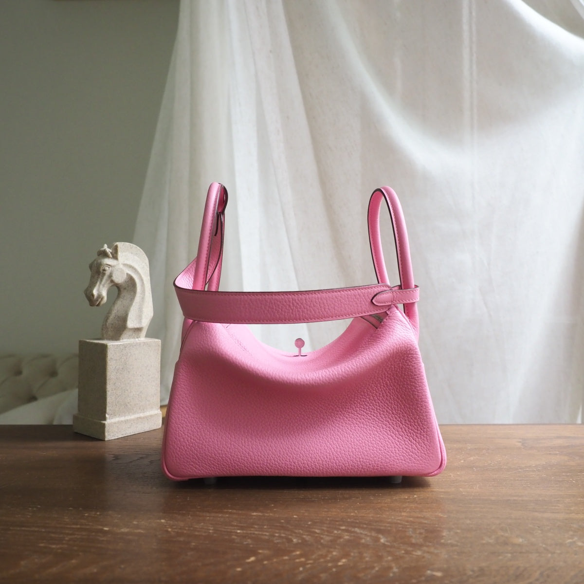 Hermes Lindy 26cm 1Q/奶昔粉/Rose confetti Clemence leather Palladium hardware