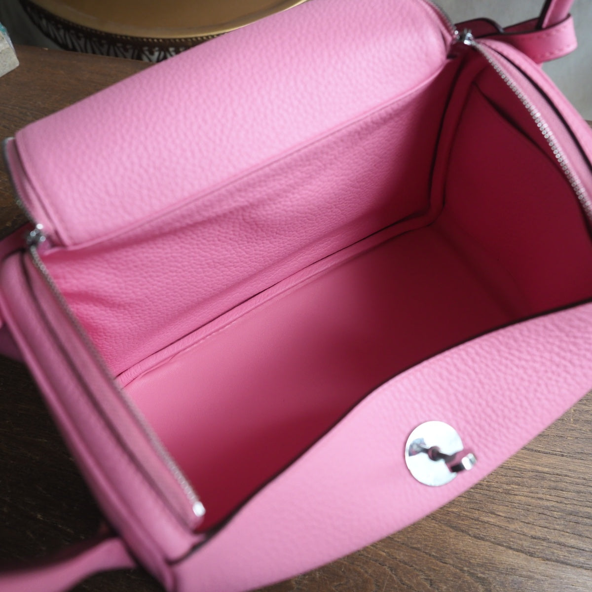 Hermes Lindy 26cm 1Q/奶昔粉/Rose confetti Clemence leather Palladium hardware