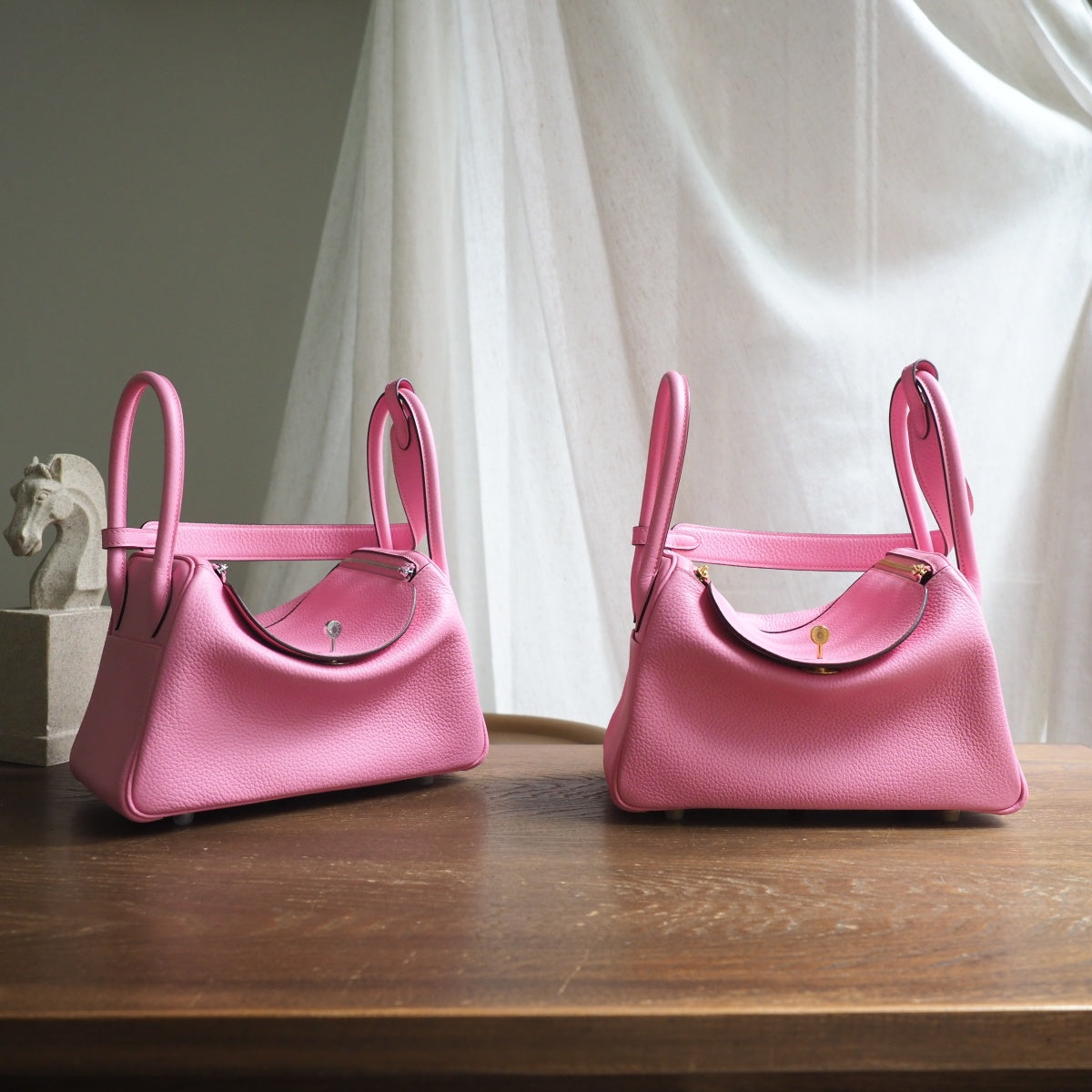 Hermes Lindy 26cm 1Q/奶昔粉/Rose confetti Clemence leather Gold hardware