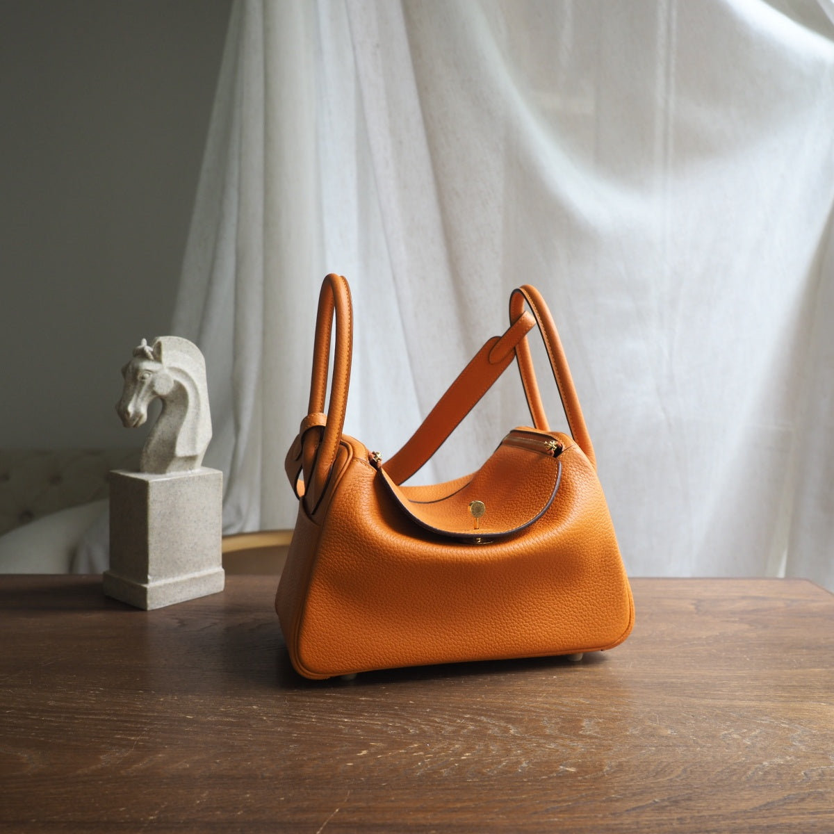 Hermes Lindy 26cm 93/橙色/Orange Clemence leather Gold hardware