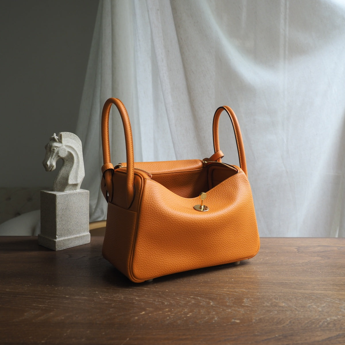 Hermes Lindy 26cm 93/橙色/Orange Clemence leather Gold hardware