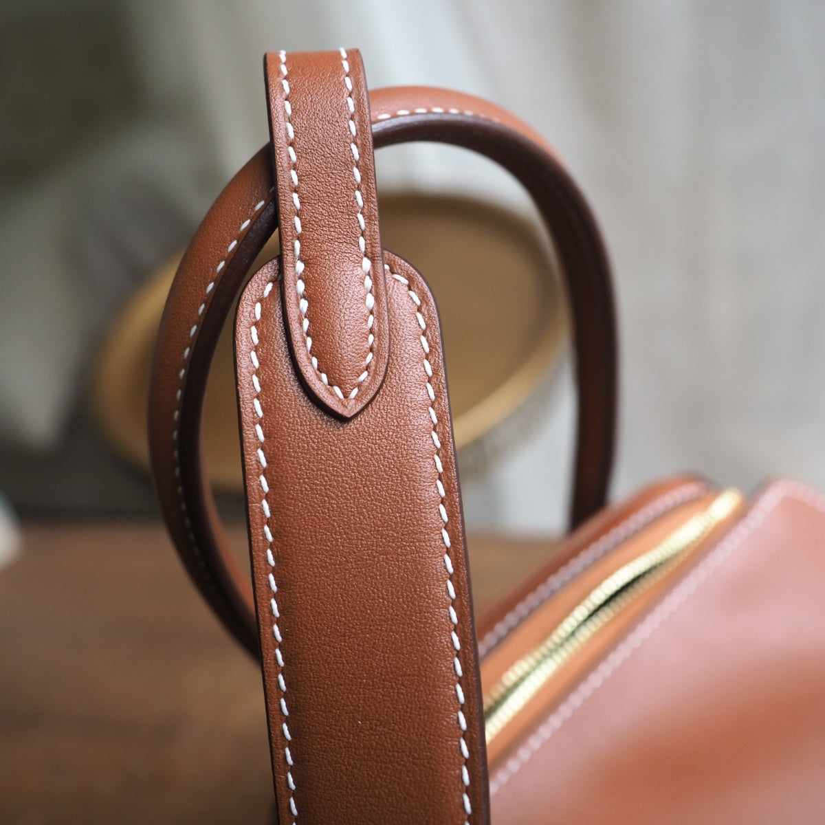 Hermes Lindy 26cm 37/金棕色/Gold Swift leather Gold hardware