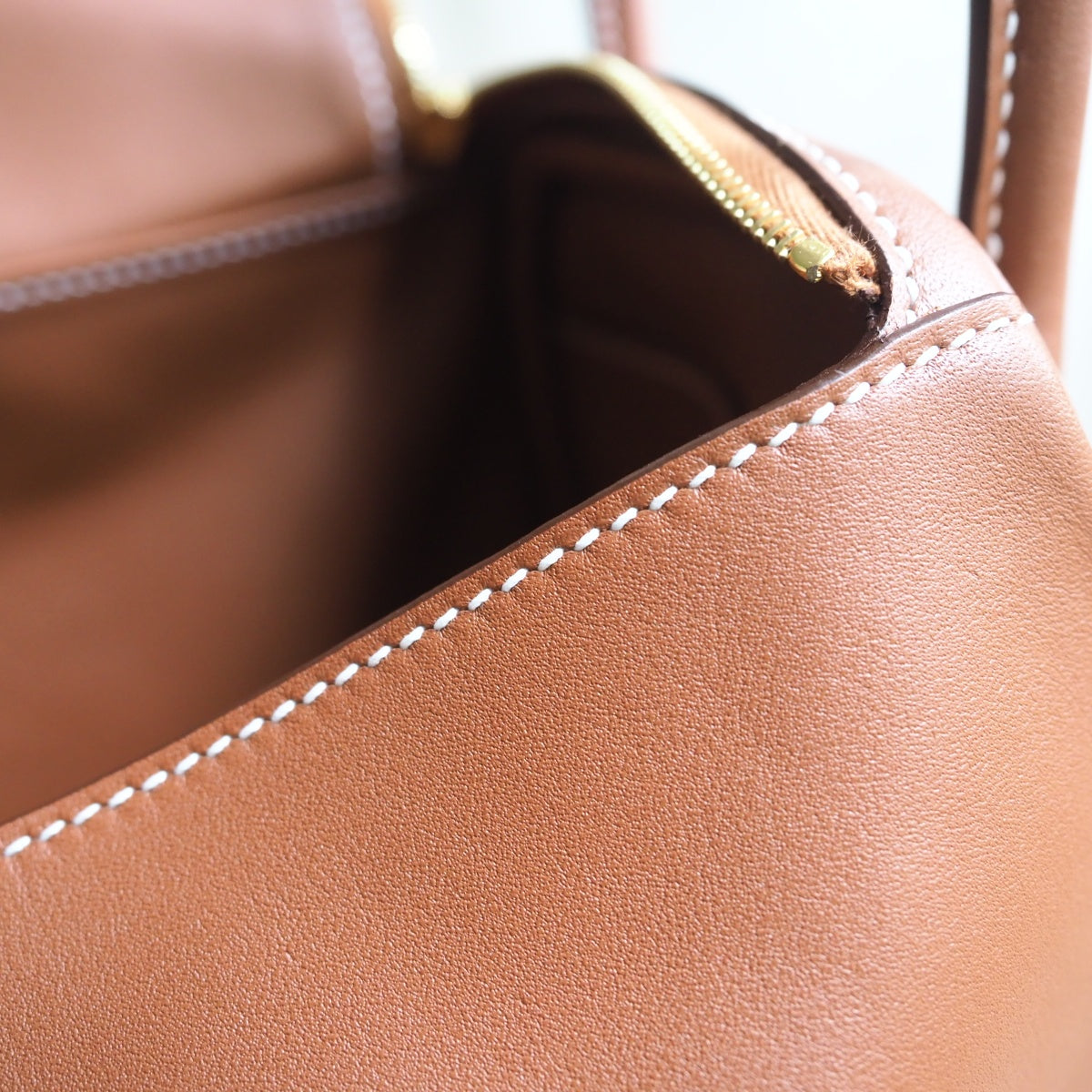 Hermes Lindy 26cm 37/金棕色/Gold Swift leather Gold hardware
