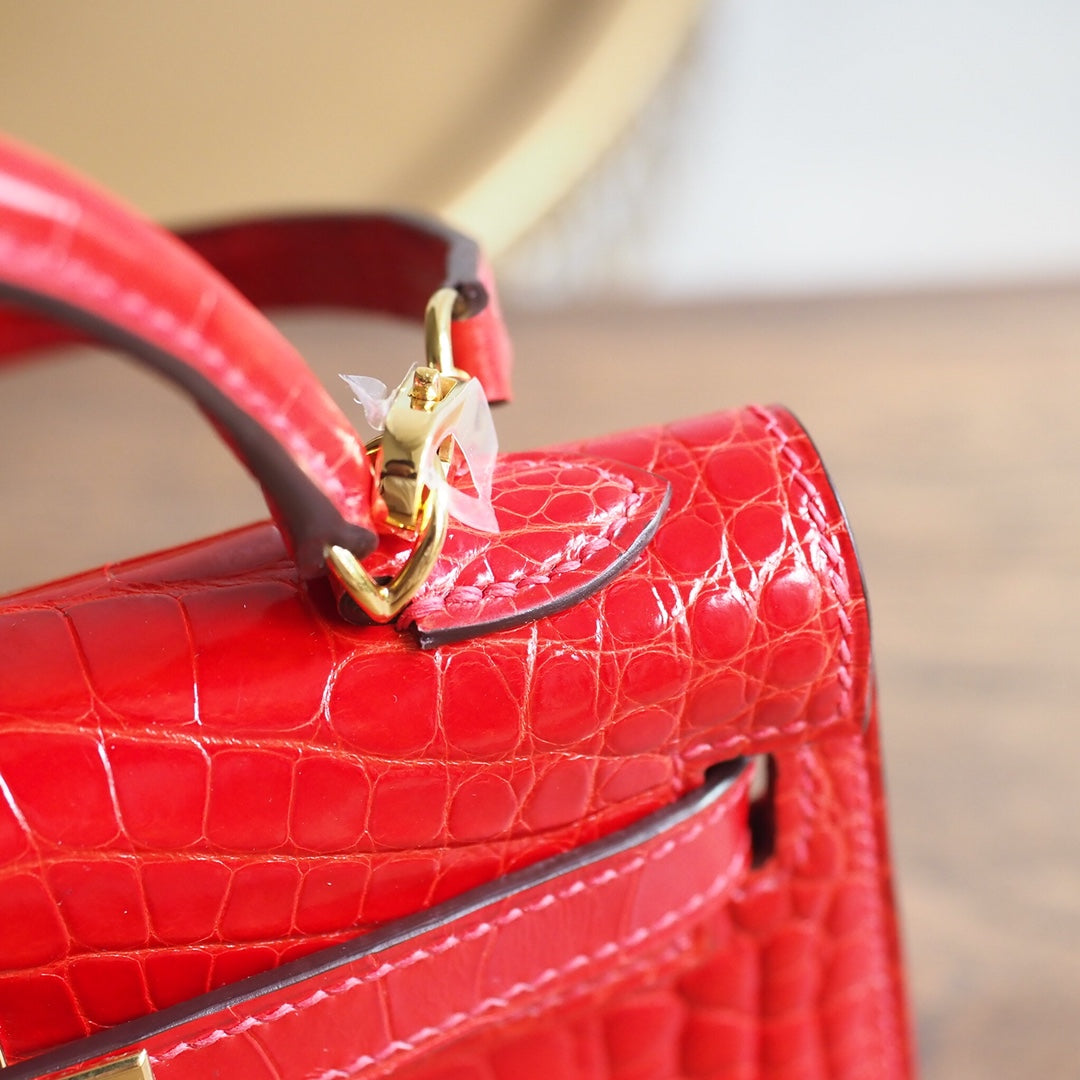 Hermes Mini Kelly 19cm 95/法拉利红/Braise Crocodile leather Gold hardware