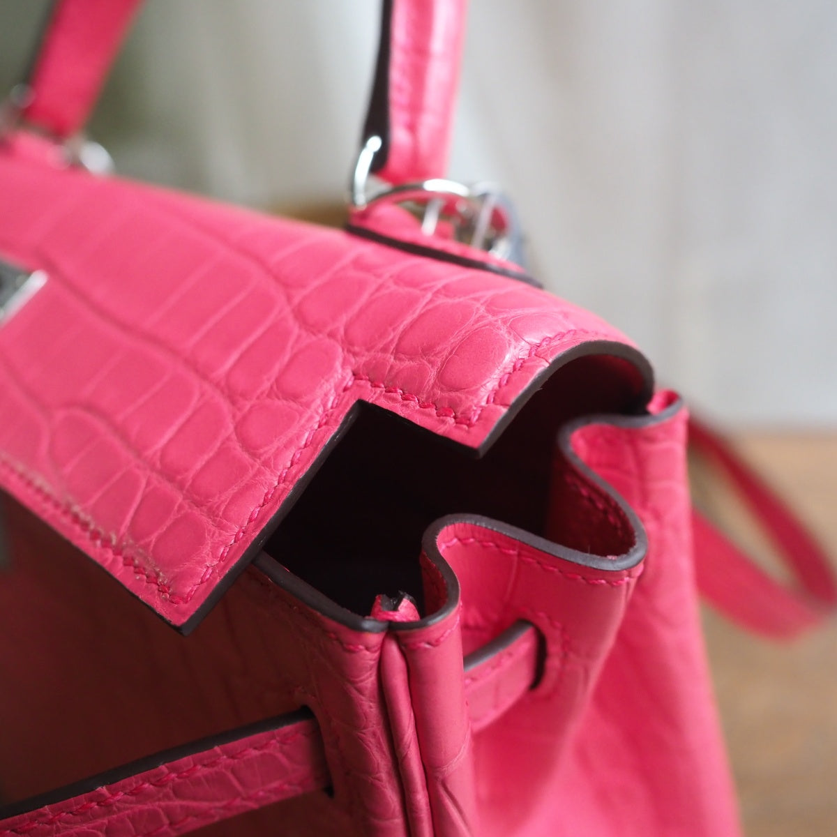 Hermes Kelly 25cm A5/杜鹃红/Bougainvillier Crocodile leather Palladium hardware