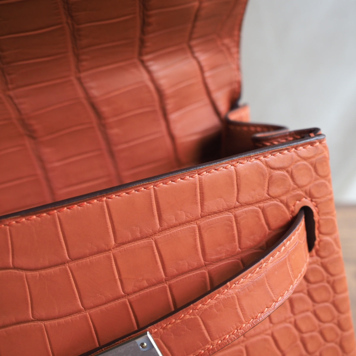 Hermes Kelly 32cm 9M/三文鱼色/Sanguine Crocodile leather Palladium hardware