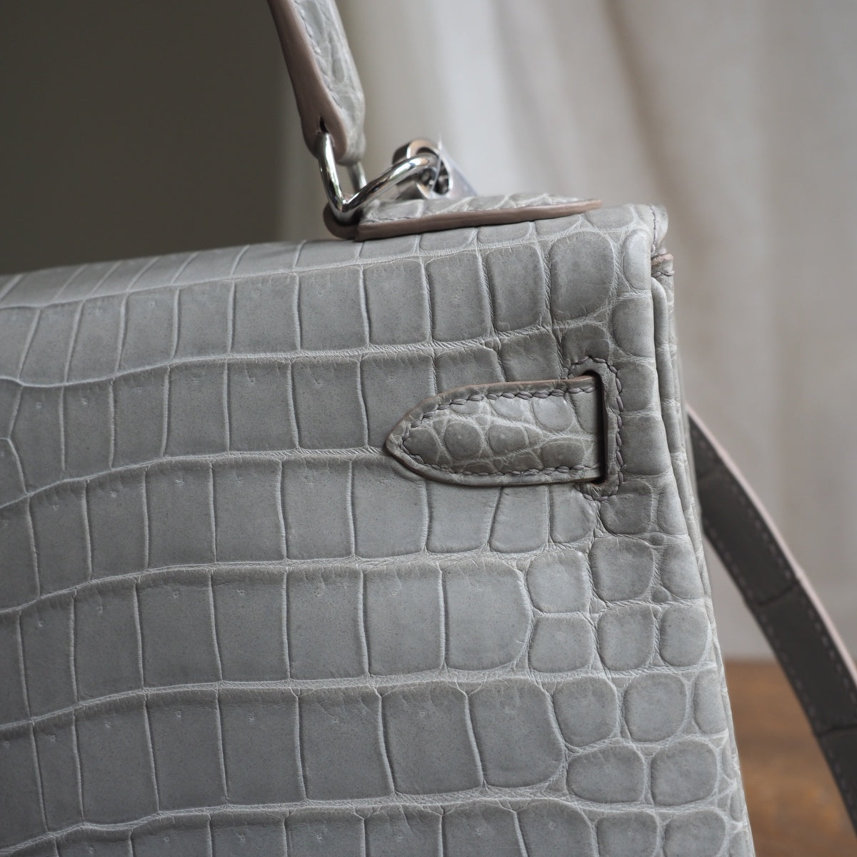 Hermes Kelly 28cm 8M/巴黎灰/Paris grey Crocodile leather Palladium hardware