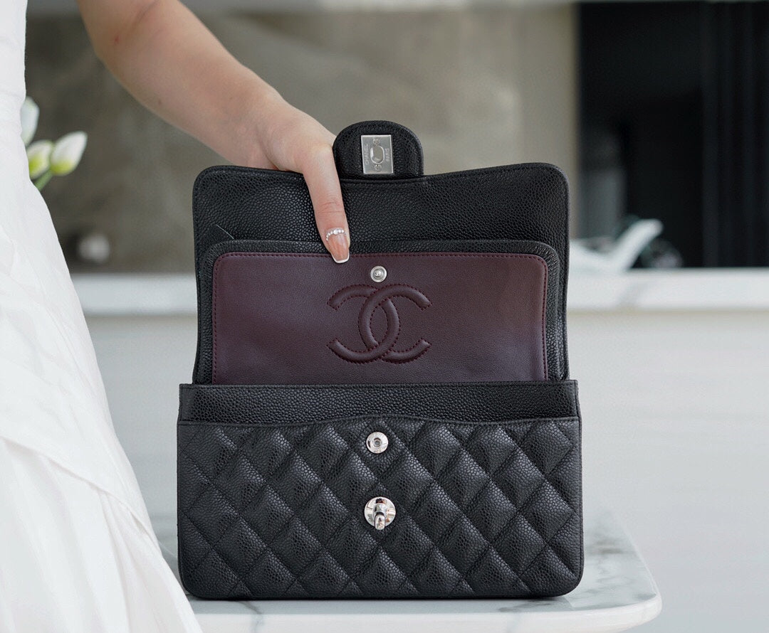 Chanel 𝗖𝗹𝗮𝘀𝘀𝗶𝗰 𝗙𝗹𝗮𝗽  正品皮 小号 黑牛银🖤
