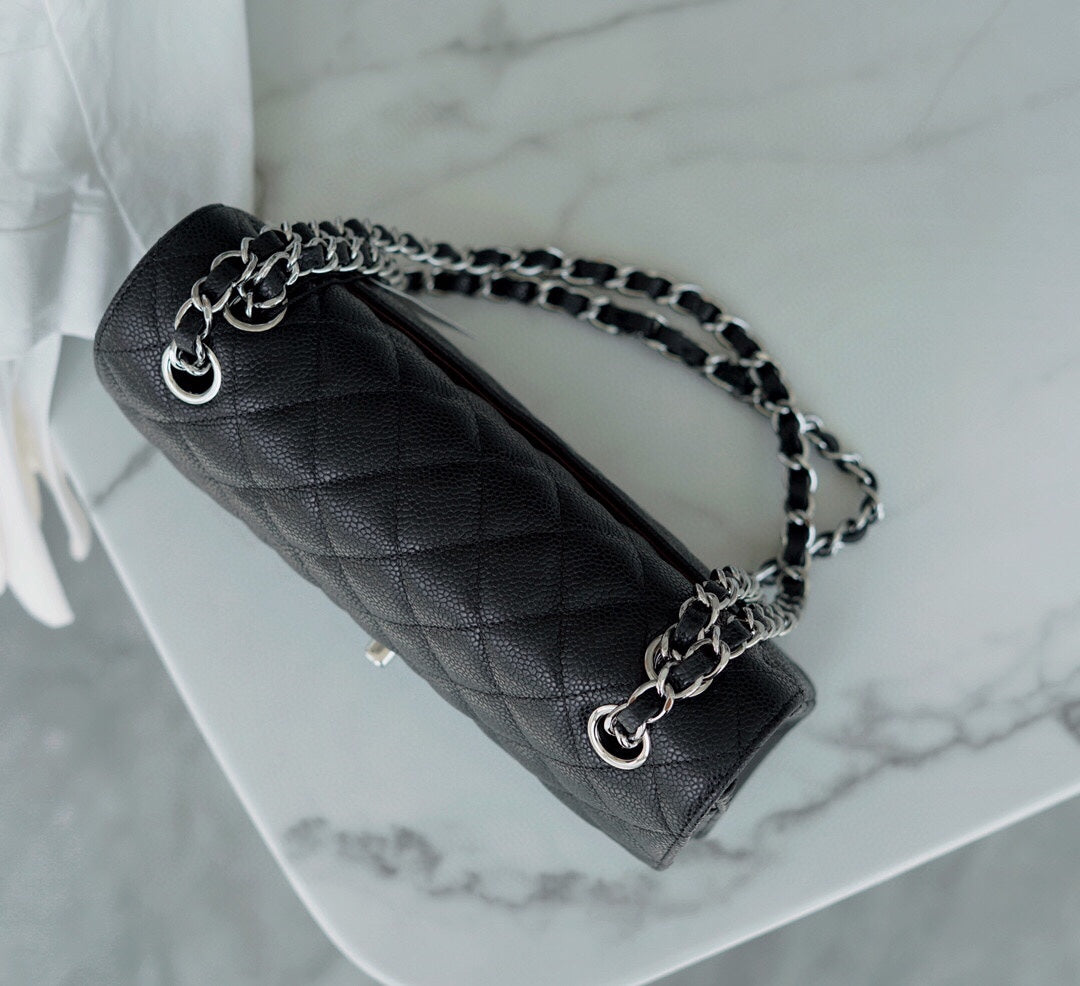 Chanel 𝗖𝗹𝗮𝘀𝘀𝗶𝗰 𝗙𝗹𝗮𝗽  正品皮 小号 黑牛银🖤