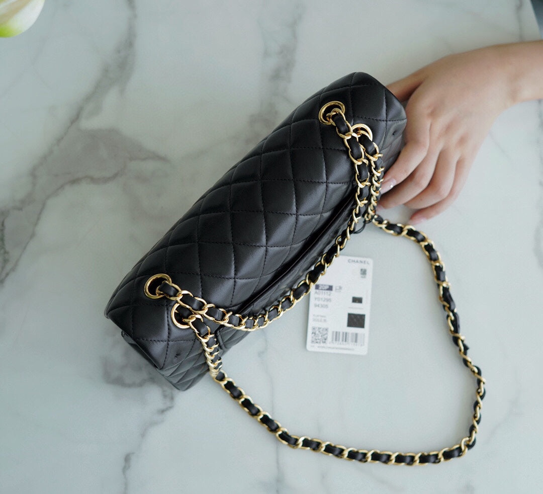 Chanel「Classic Flap」经典口盖包 黑羊金