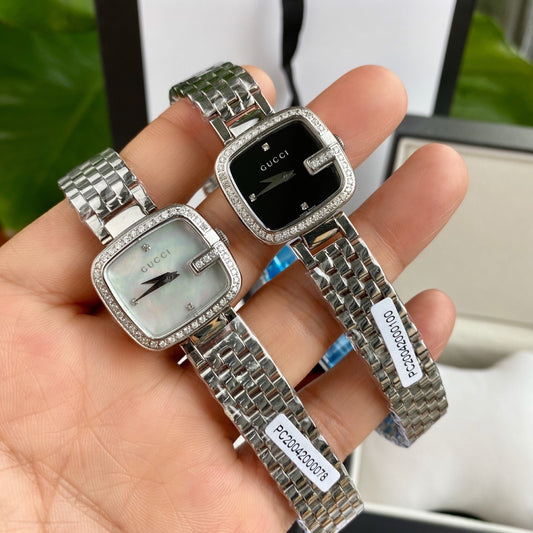 Gucci watch 表盘镶嵌45颗Vs1.4真钻，表径24*22.5mm，原装瑞士石英机芯，异型蓝宝石玻璃，防水30m，非常精致全套包装