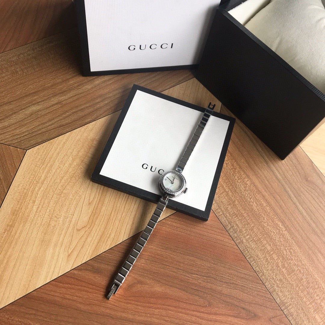 Gucci watch 真钻石英女表，原装瑞士机芯，蓝宝石玻璃，表径22mm，316L精钢表带银白色