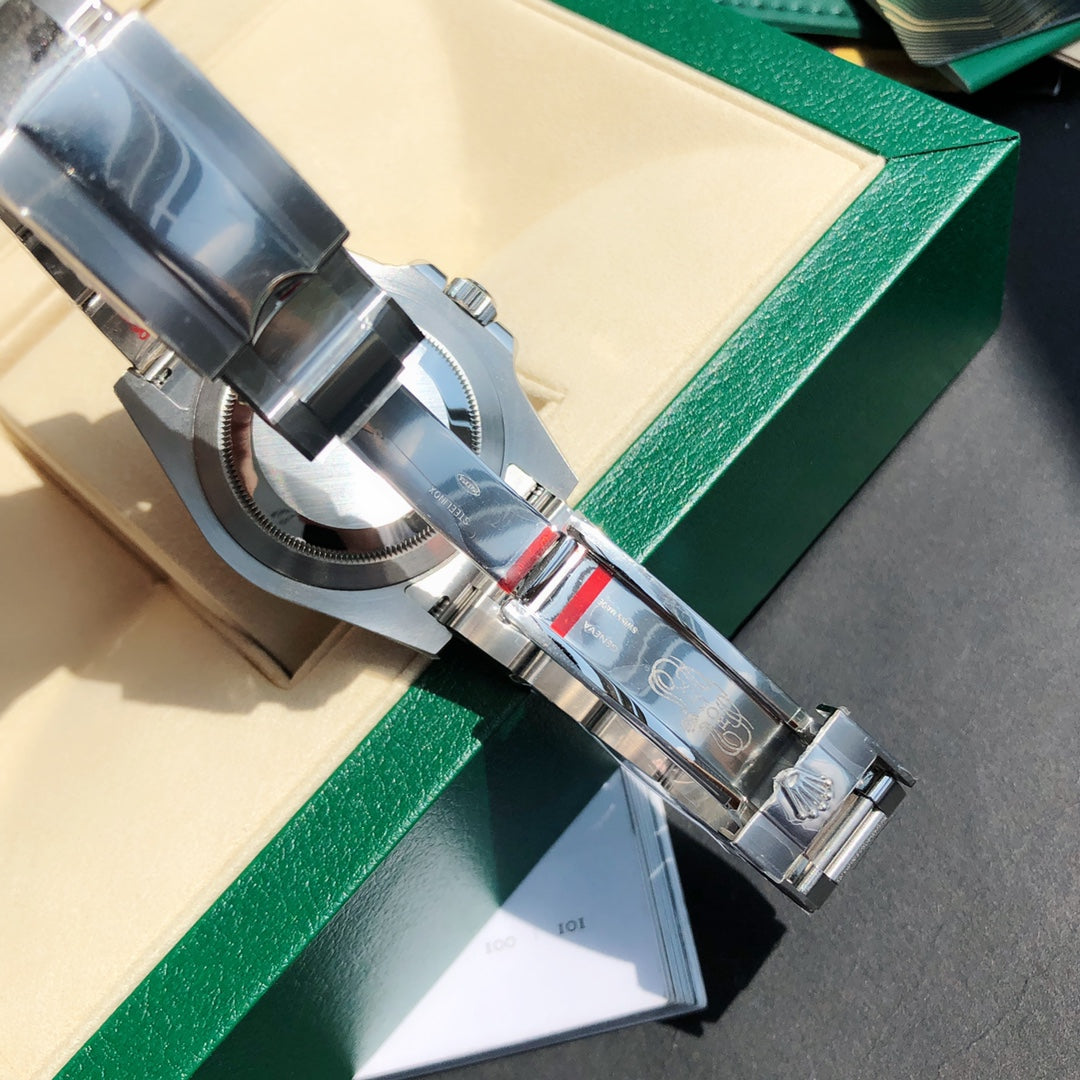 Rolex watch 雪碧 左撇子 格林尼治型GMT Ｖ4 黑绿陶瓷圈 直径：40mm