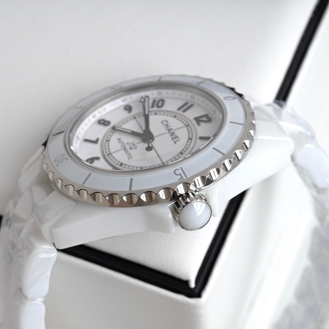 Chanel watch J12系列33mm钢盖女款腕表 3种颜色可以选择