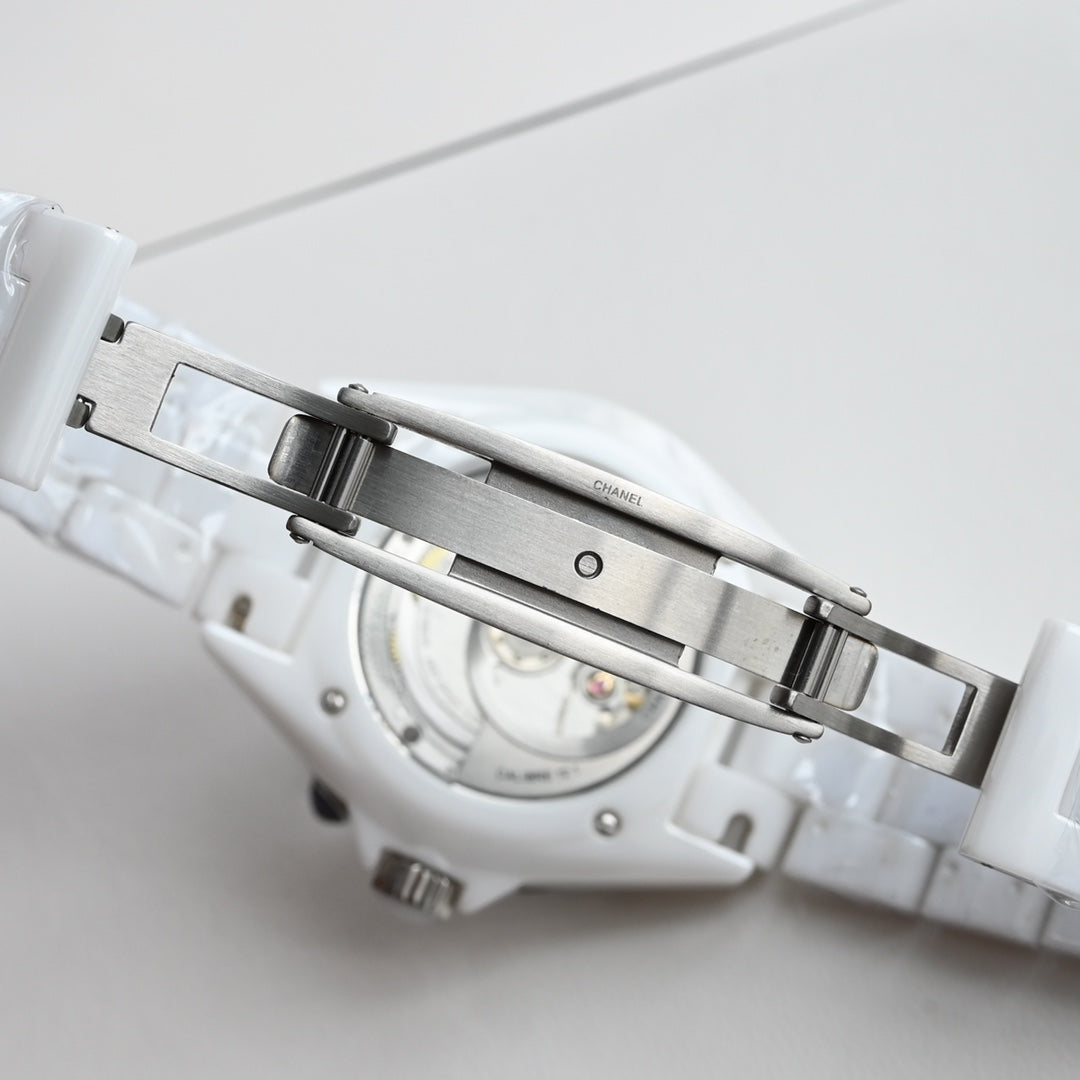 Chanel watch J12系列33mm钢盖女款腕表 3种颜色可以选择