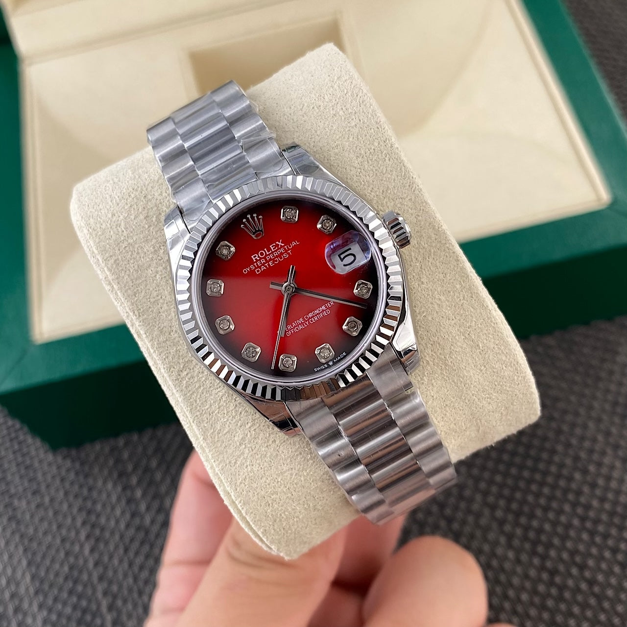 Rolex watch 女款31mm尺寸日志型腕表 烟熏红钻盘超级显贵气款 定制真钻款