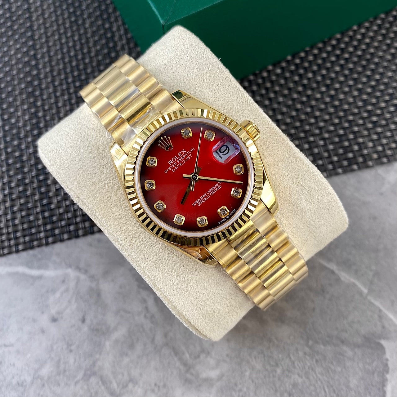 Rolex watch 女款31mm尺寸日志型腕表 烟熏红 超级显贵气款 定制真钻款