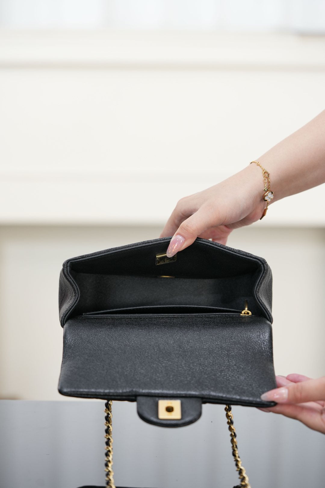 Chanel 2021𝗦𝘀手柄CF Mini 水洗胎牛黑金