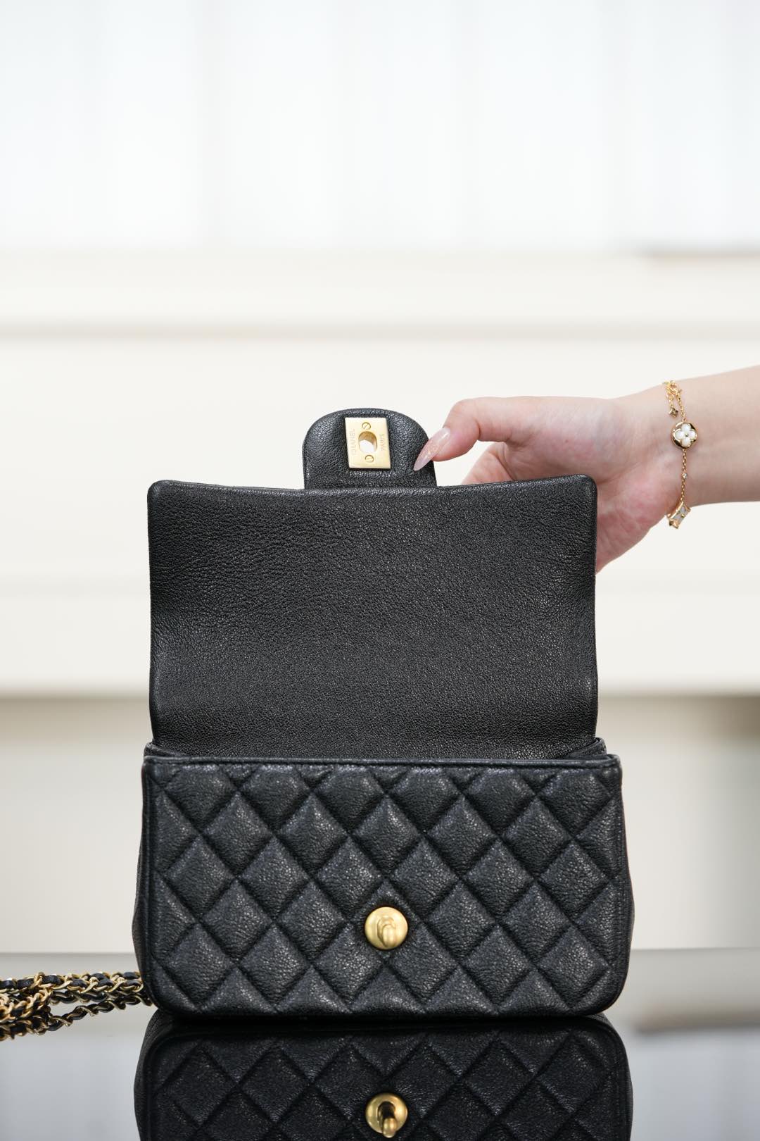 Chanel 2021𝗦𝘀手柄CF Mini 水洗胎牛黑金