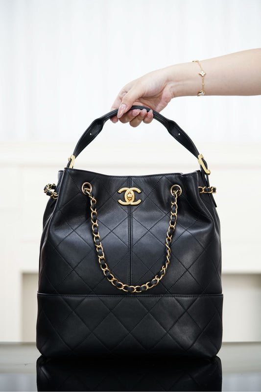 Chanel 𝟐𝟓𝐀 水桶包🖤  黑金