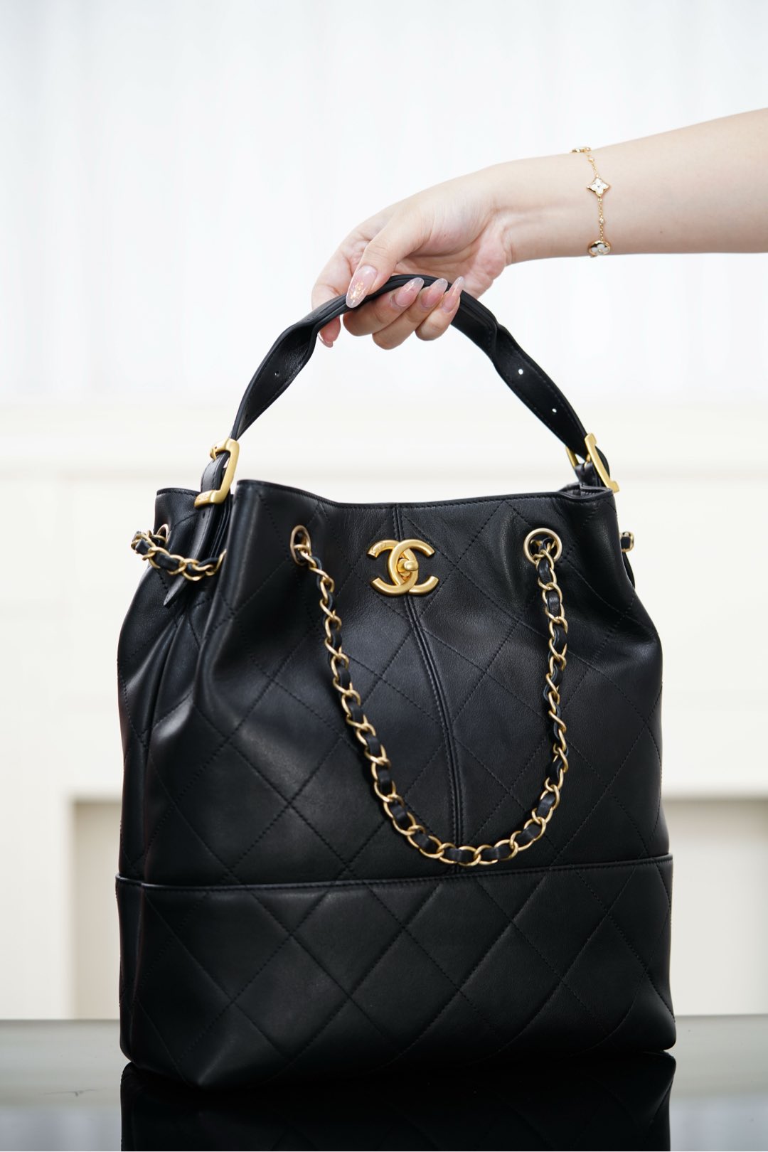 Chanel 𝟐𝟓𝐀 水桶包🖤  黑金