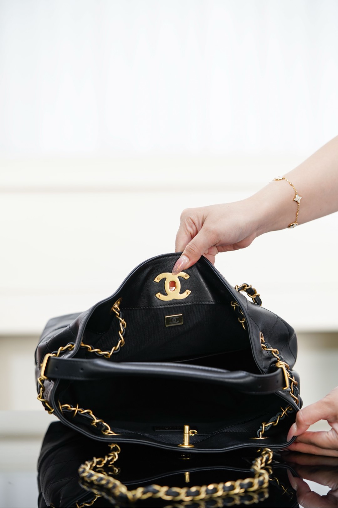 Chanel 𝟐𝟓𝐀 水桶包🖤  黑金