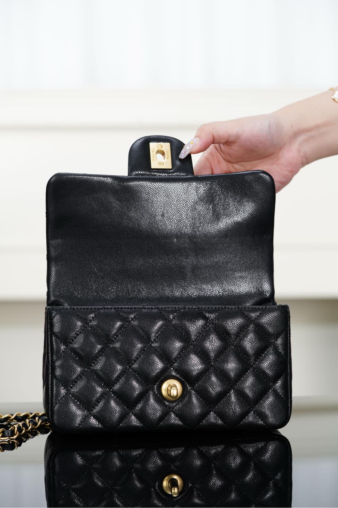 Chanel 𝟐𝟓𝐁 双𝐂手柄 𝐂𝐅大𝐦𝐢𝐧𝐢 黑色