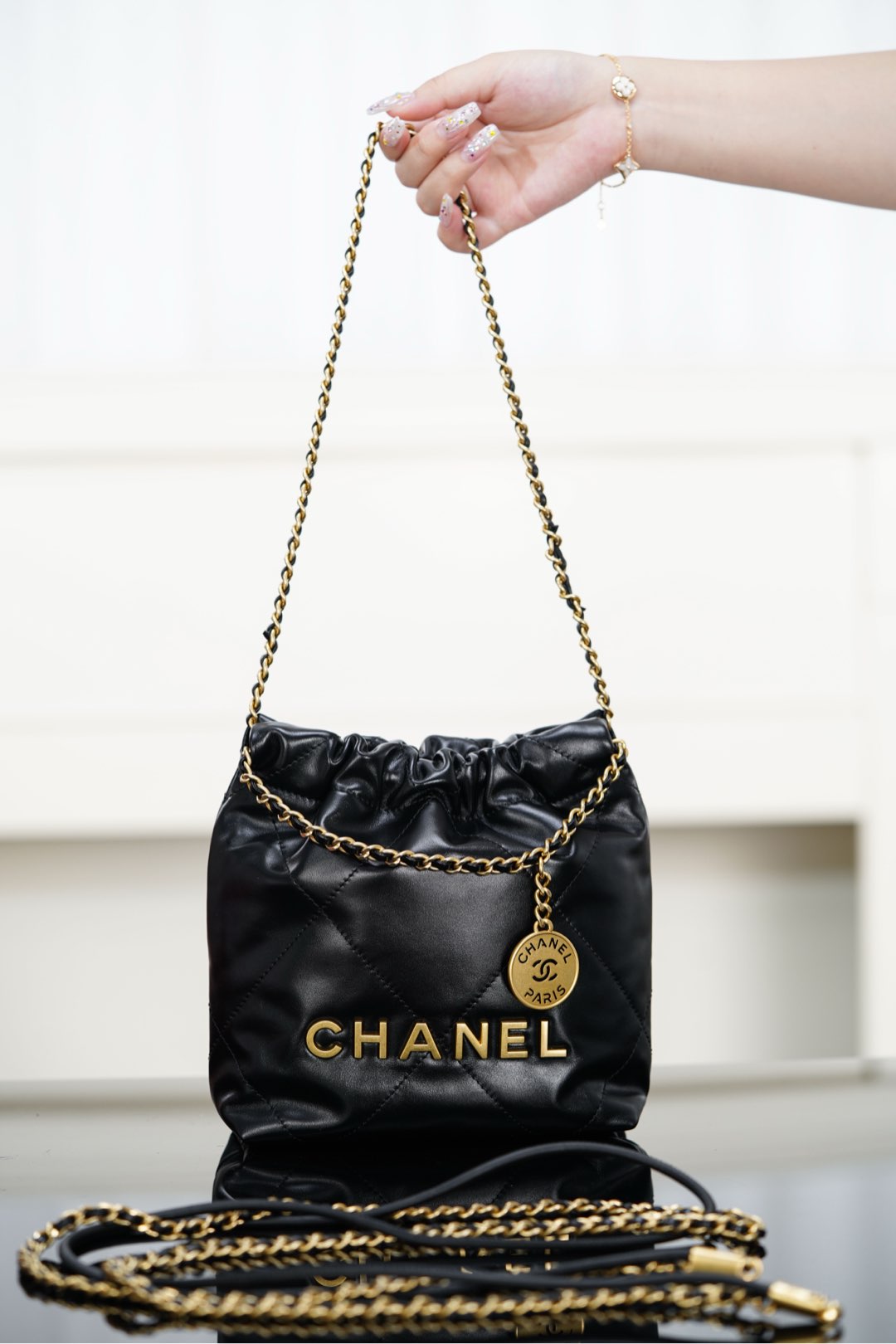 Chanel 𝟐𝟓𝐀新款 𝟐𝟐𝐌𝐢𝐧𝐢 𝐛𝐚𝐠 原产皮 黑金