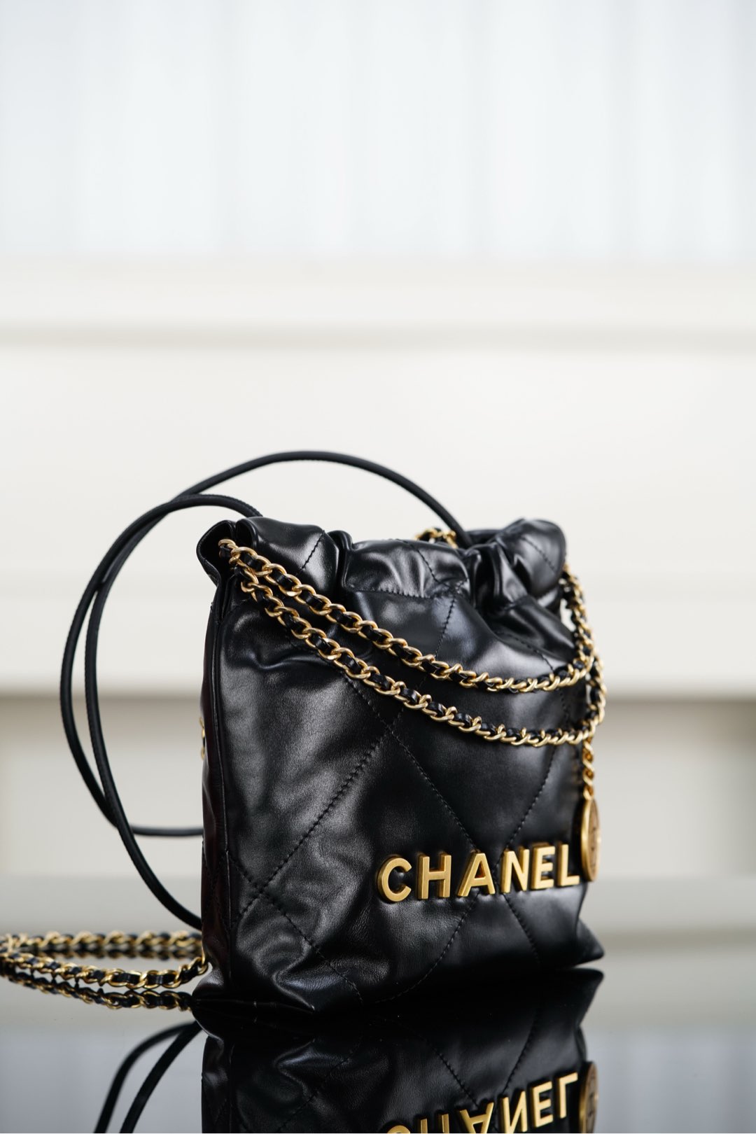 Chanel 𝟐𝟓𝐀新款 𝟐𝟐𝐌𝐢𝐧𝐢 𝐛𝐚𝐠 原产皮 黑金