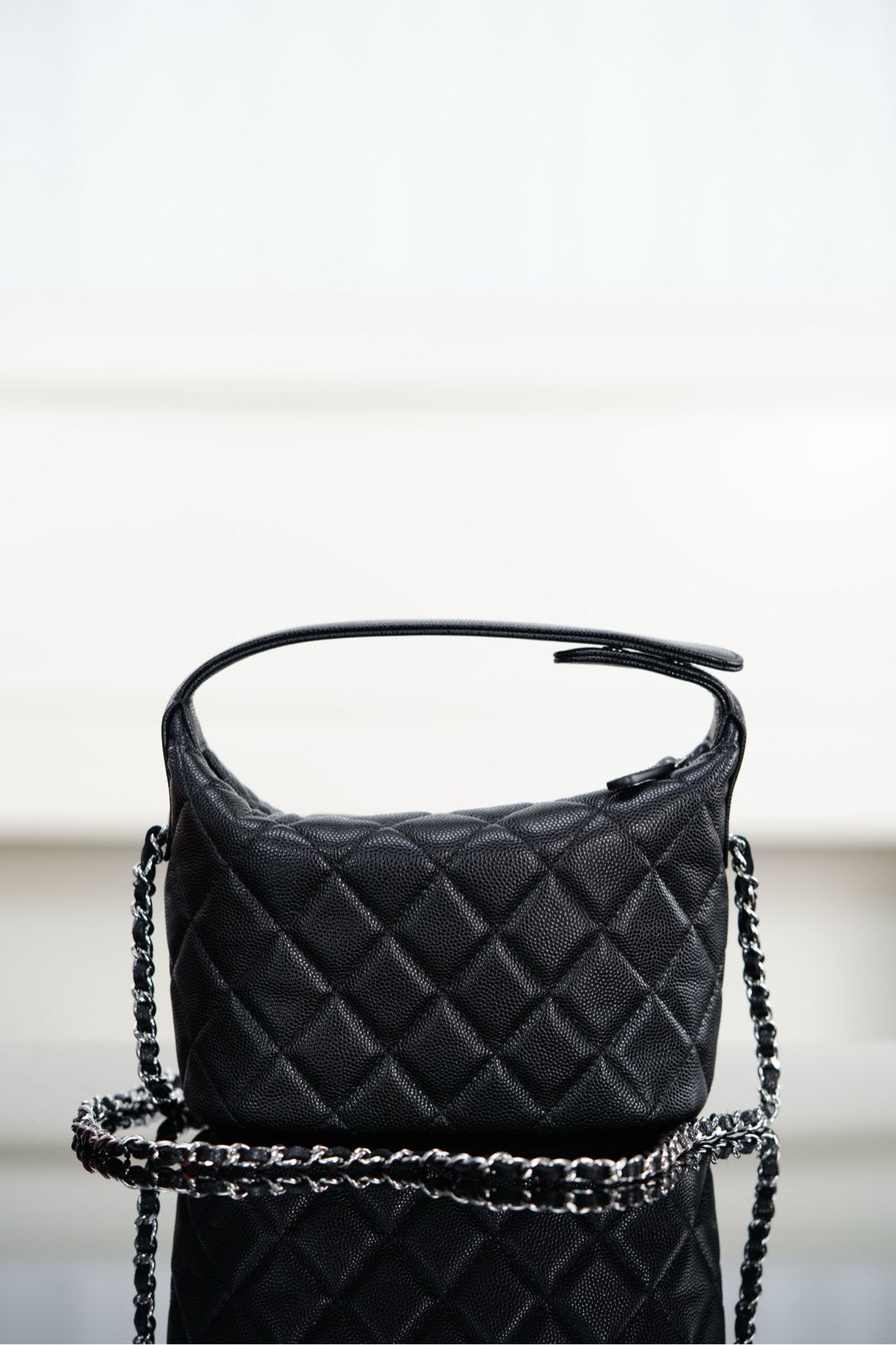 Chanel 𝟐𝟓𝐁 星星扣✨饭盒包 黑银