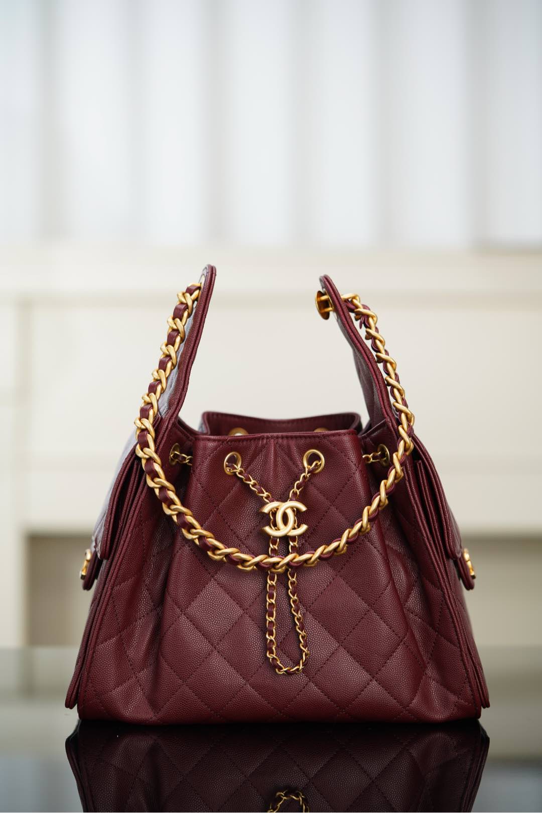 Chanel 𝟐𝟓A 𝐬𝐦𝐚𝐥𝐥 𝐡𝐨𝐛𝐨 抽绳水桶包 酒红色 小号