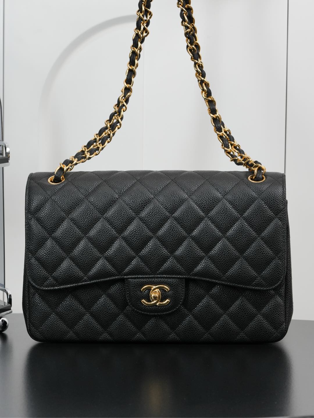 CHANEL 𝗖𝗹𝗮𝘀𝘀𝗶𝗰 𝗙𝗹𝗮𝗽 𝐉𝐮𝐦𝐛𝐨 ｜正品皮 鱼子酱 黑金