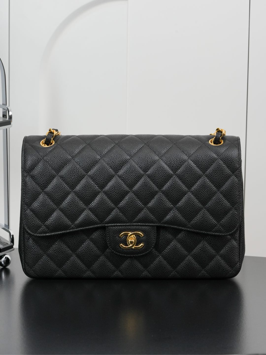 CHANEL 𝗖𝗹𝗮𝘀𝘀𝗶𝗰 𝗙𝗹𝗮𝗽 𝐉𝐮𝐦𝐛𝐨 ｜正品皮 鱼子酱 黑金